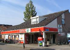 Sparsupermarkt am Eingang des Bungalowpark De Horn