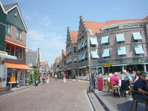 Straßenansicht in Volendam